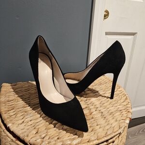 Size 9- Victoria's Secret Black Suede Pumps